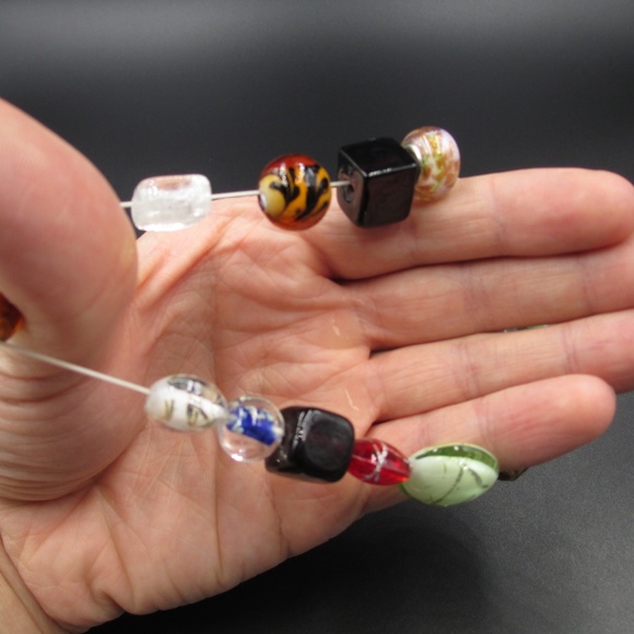 Vintage Colorful Glass Beads Expandable Bracelet - Picture 3 of 5